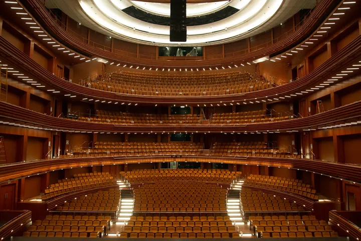 An interior photo of the Dr. Phillips Center's Steinmetz Hall.